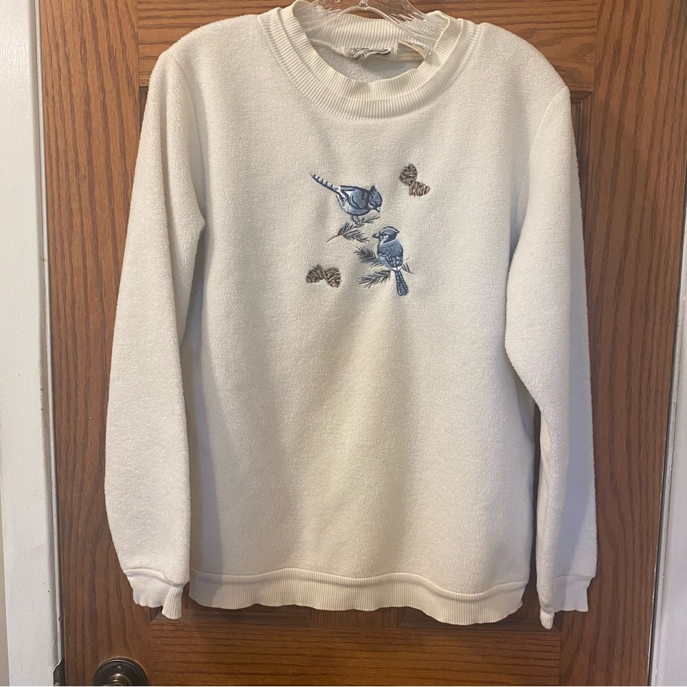 Womens Size Medium White Tradition Country Collection Sweatshirt Bluebird Design